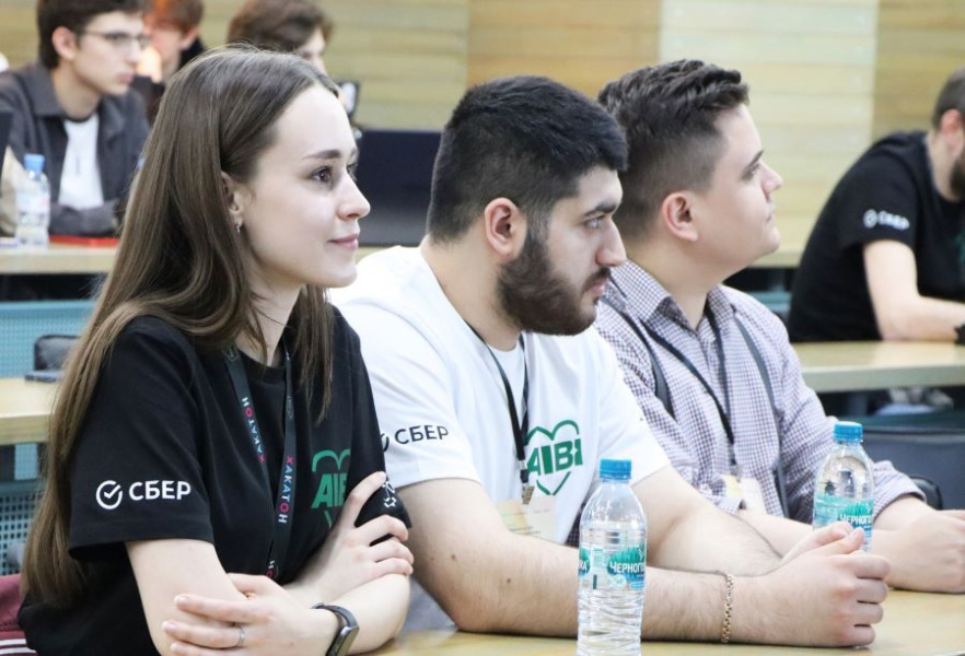 Студенты проверили свои навыки на хакатоне, посвященном большим данным Студенты проверили свои навыки на хакатоне, посвященном большим данным