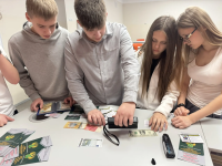 Старшеклассники СОШ №110 города Омска познакомились с профессией таможенника на выездном заседании кружка Старшеклассники СОШ №110 города Омска познакомились с профессией таможенника на выездном заседании кружка