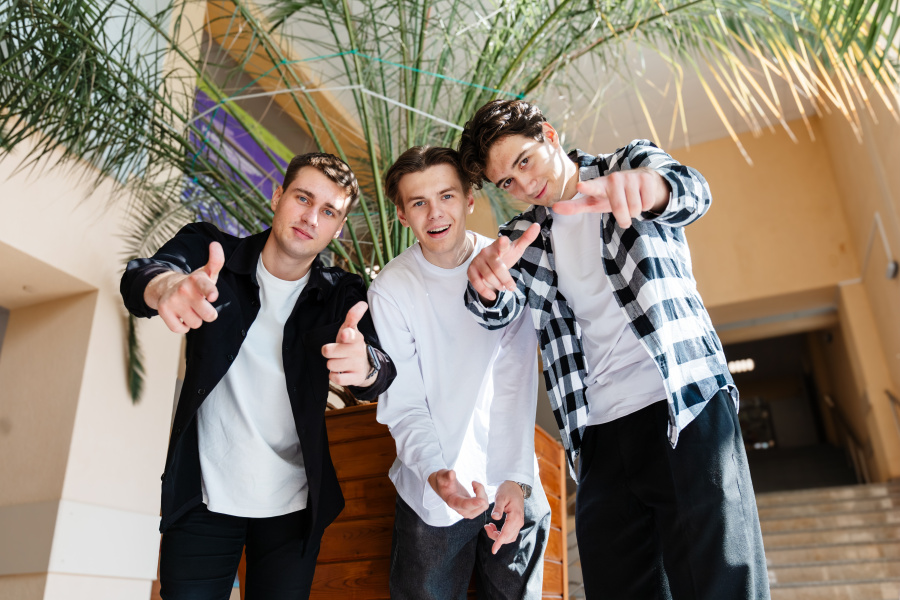 ����� ������� ����� 6 ��������� ������ �� �������� ������������� �������������������