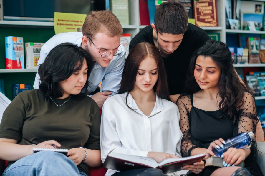 Путь к успешному будущему: колледж ОмГТУ открывает свои двери для абитуриентов Путь к успешному будущему: колледж ОмГТУ открывает свои двери для абитуриентов